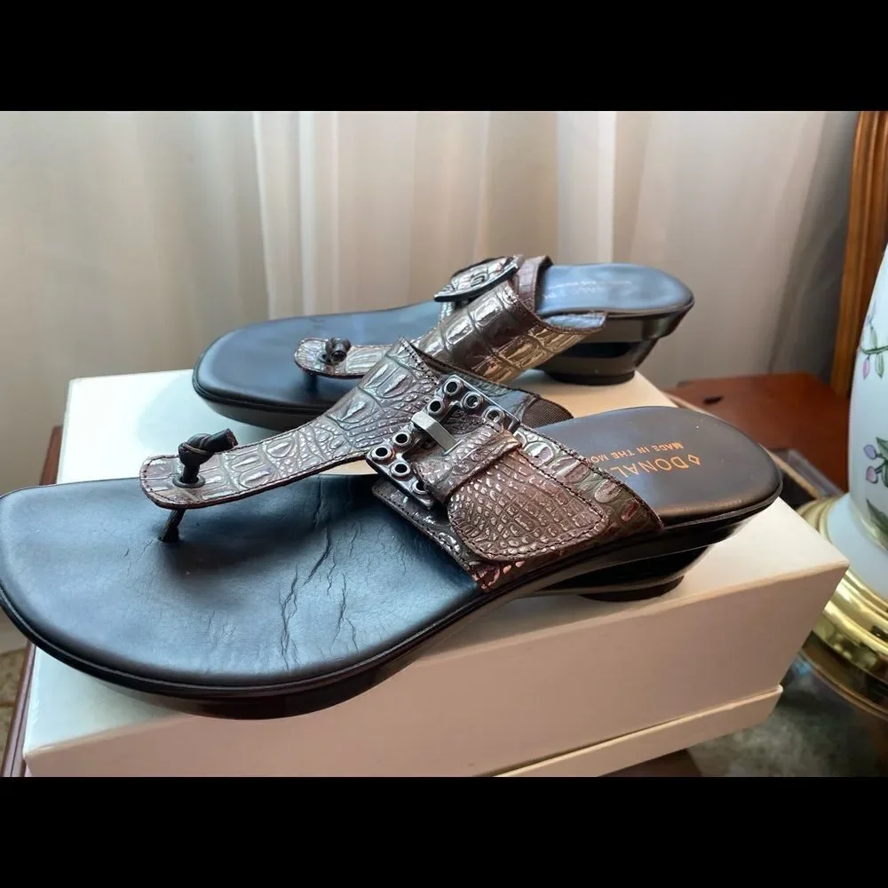 Y2K vintage Donald J Pliner Croc Embossed Leather Wedge Sandals Buckle Slides 7